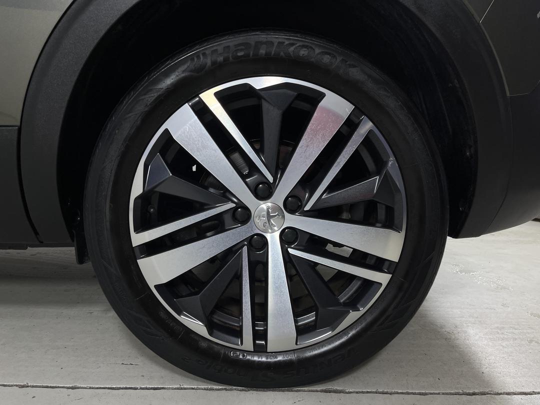 Photo '11' of Peugeot 5008