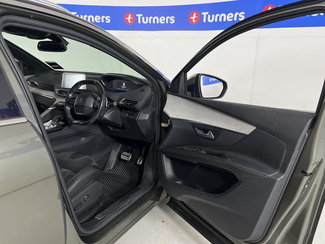 Photo '15' of Peugeot 5008