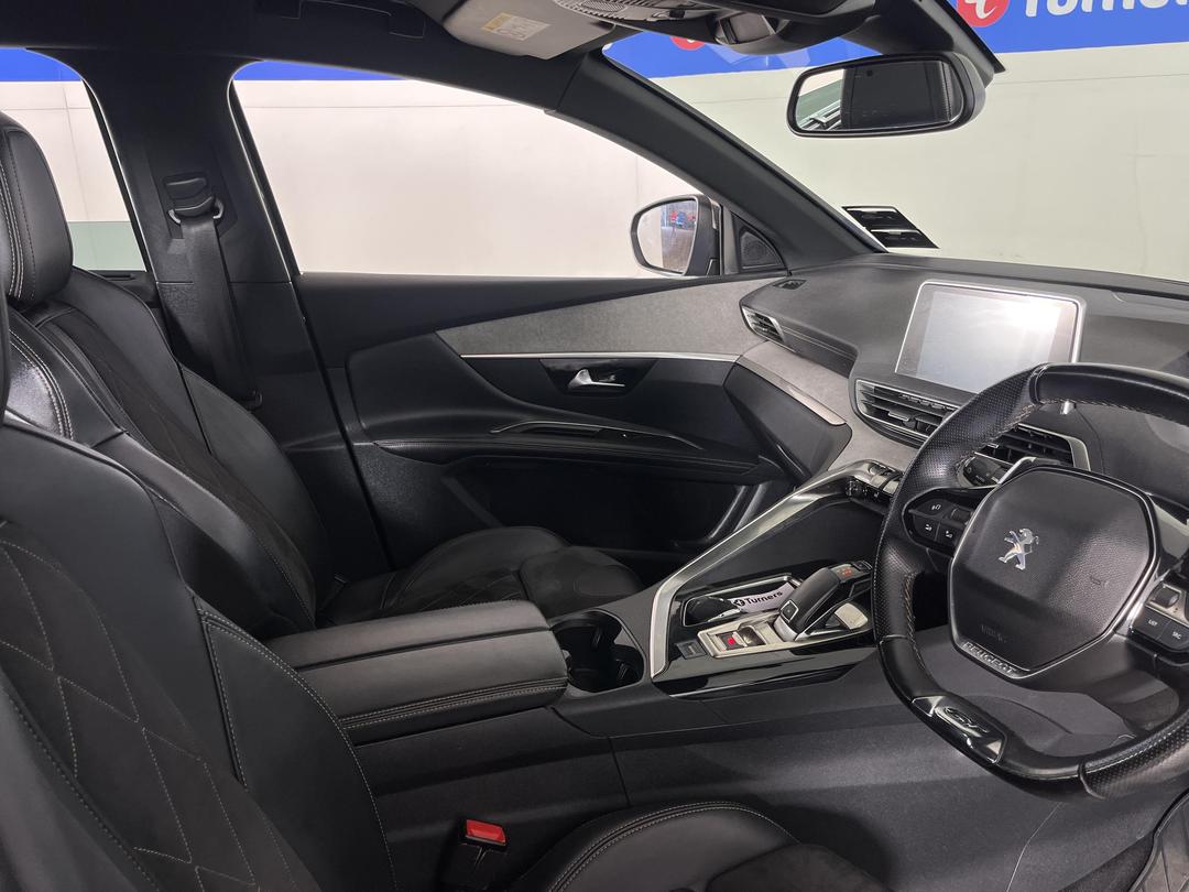 Photo '16' of Peugeot 5008