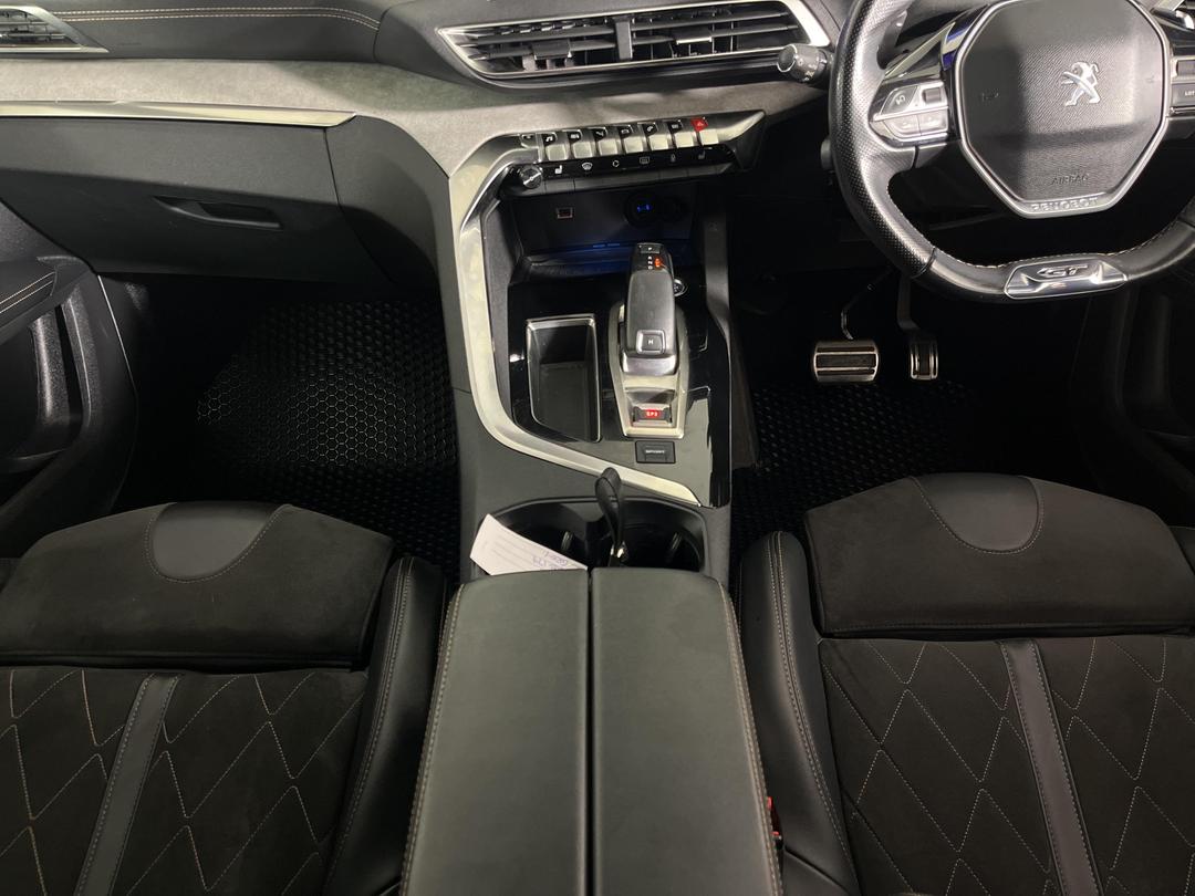 Photo '23' of Peugeot 5008