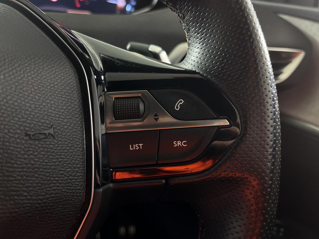 Photo '25' of Peugeot 5008