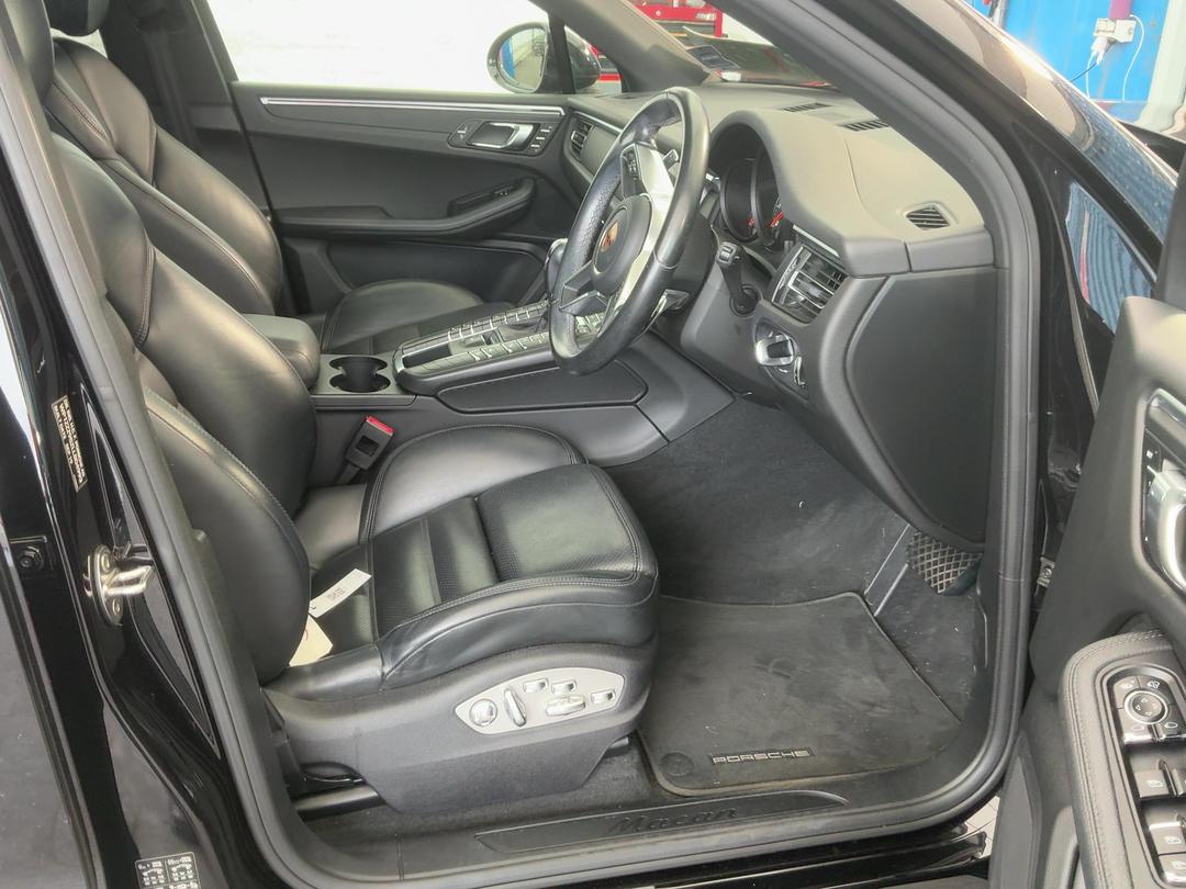 Photo '11' of Porsche Macan