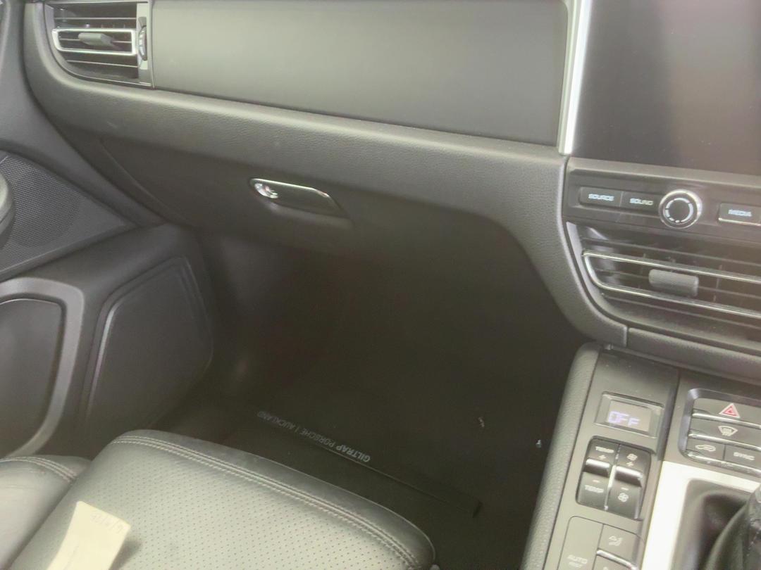 Photo '16' of Porsche Macan