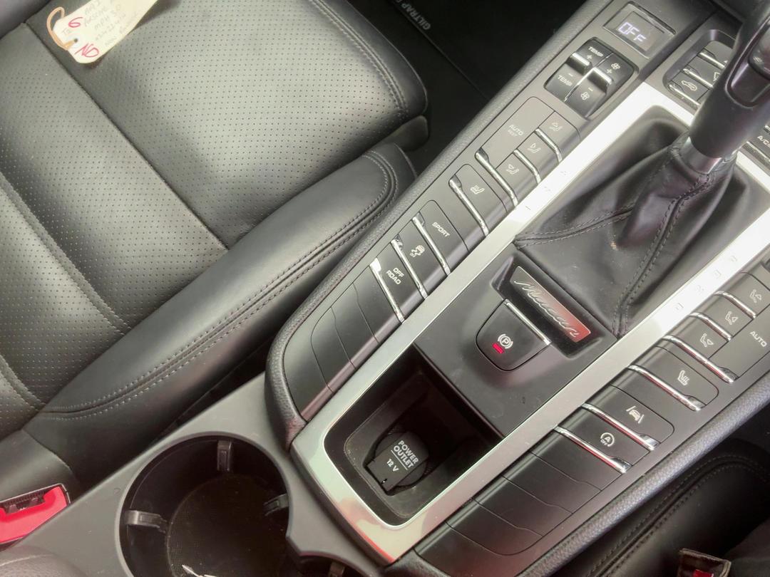 Photo '17' of Porsche Macan