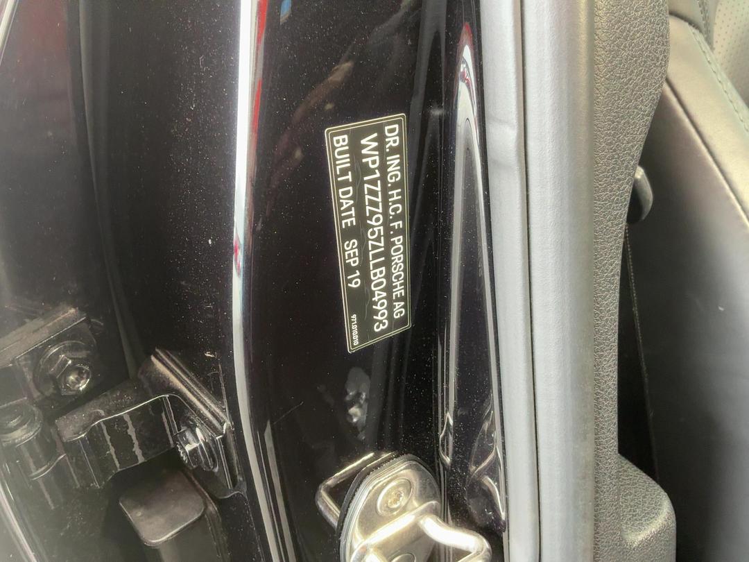 Photo '18' of Porsche Macan