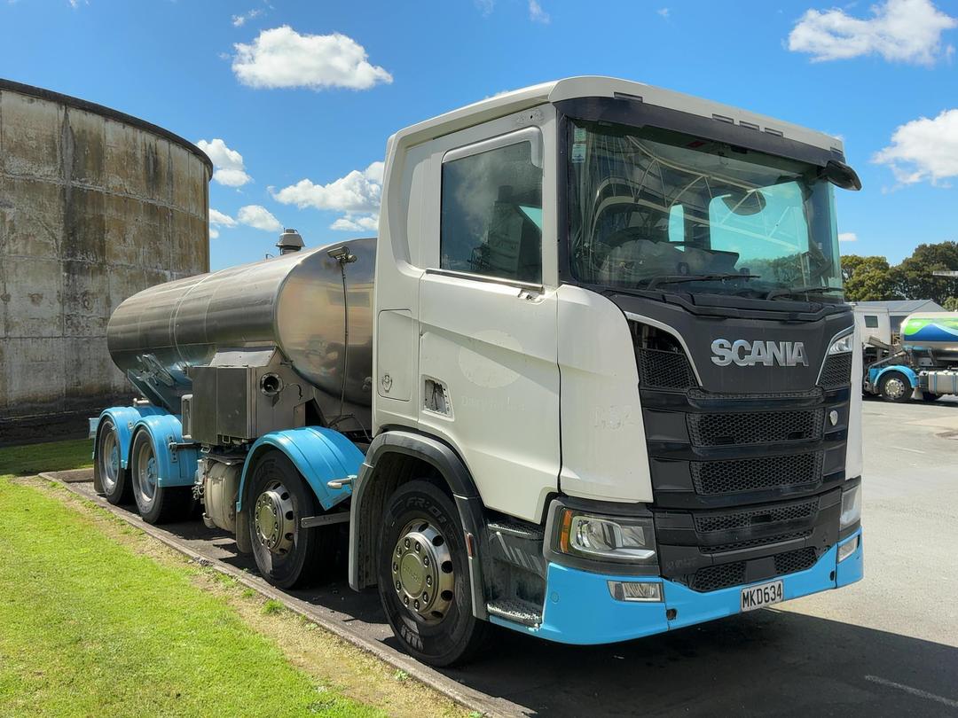 Photo '1' of Scania R R520 B8X4 Tanker