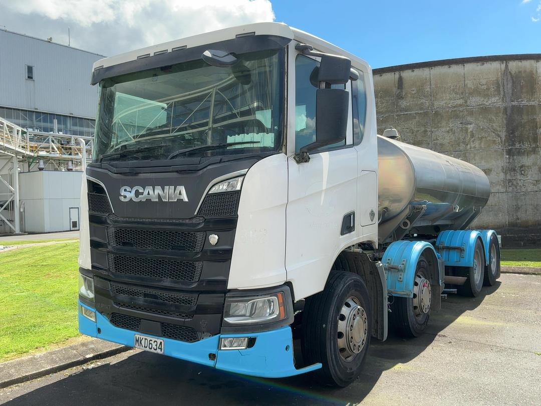 Photo '9' of Scania R R520 B8X4 Tanker