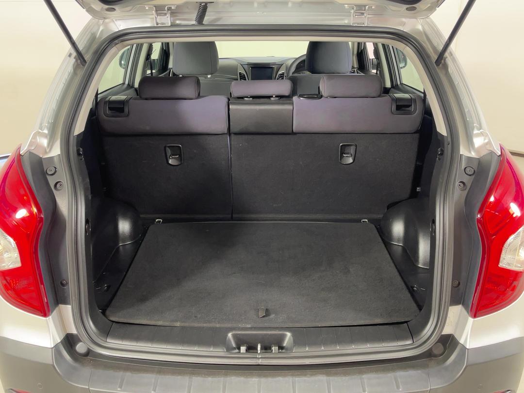 Photo '12' of Ssangyong Korando Sports Auto 2WD Photo '12' of Ssangyong Korando Sports Auto 2WD