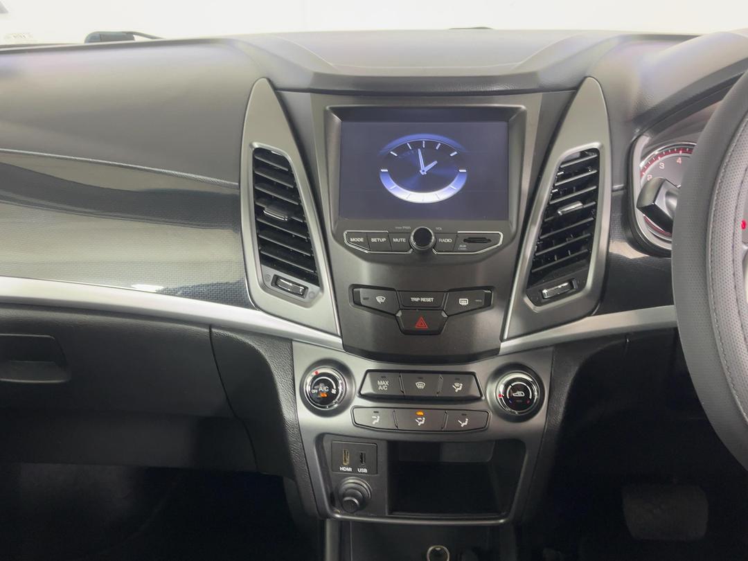 Photo '16' of Ssangyong Korando Sports Auto 2WD Photo '16' of Ssangyong Korando Sports Auto 2WD