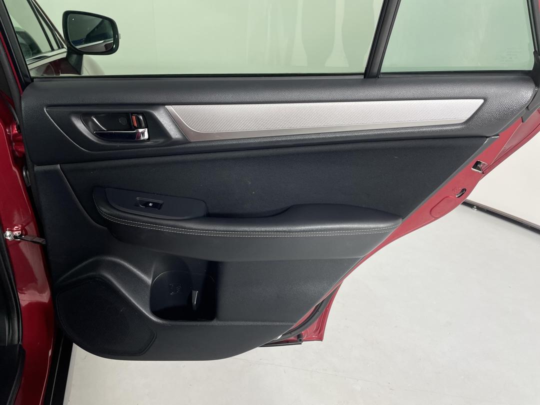 Photo '19' of Subaru Outback