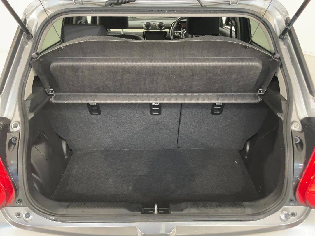 Photo '14' of Suzuki Swift
