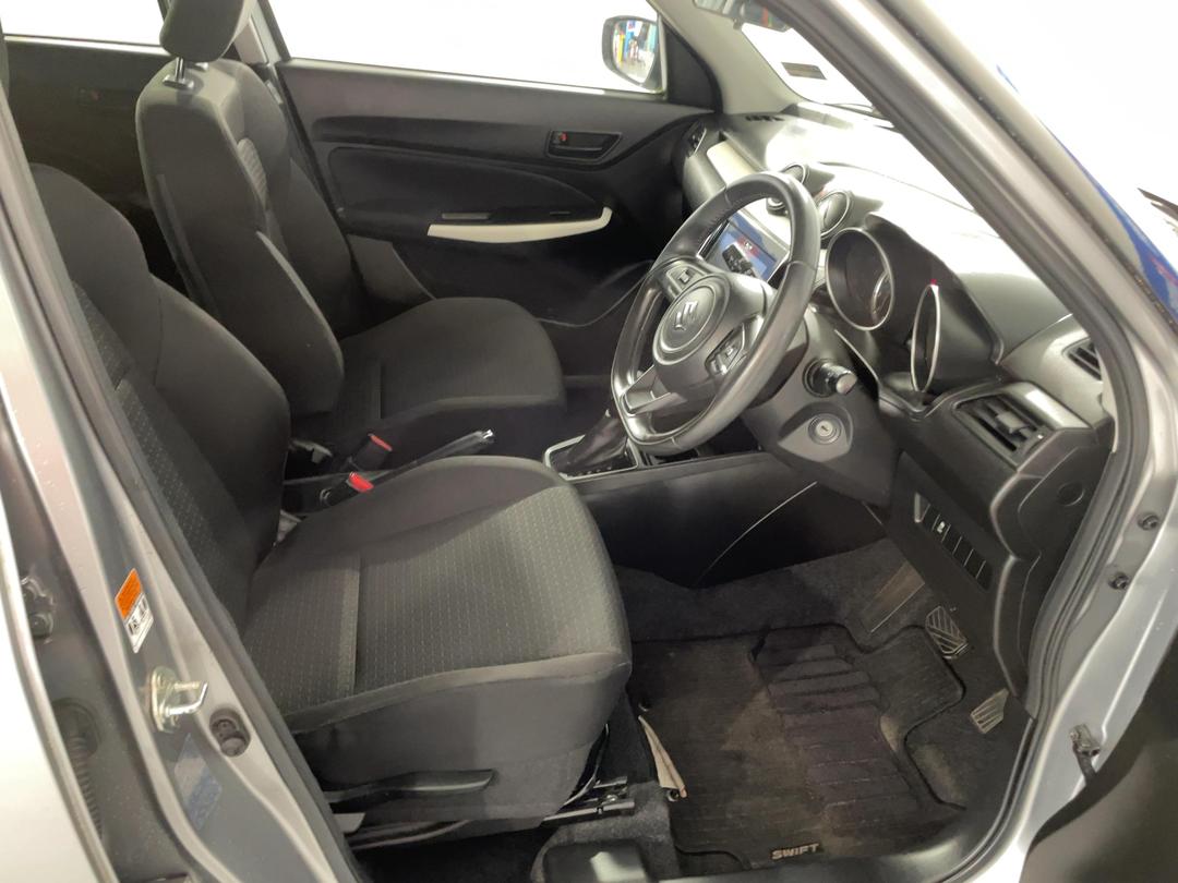 Photo '16' of Suzuki Swift