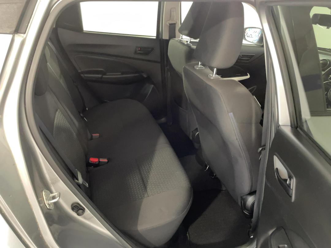 Photo '20' of Suzuki Swift