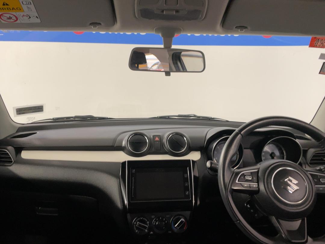 Photo '17' of Suzuki Swift