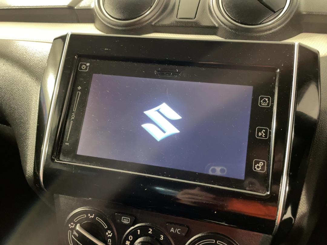 Photo '28' of Suzuki Swift