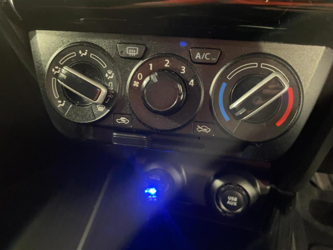 Photo '30' of Suzuki Swift