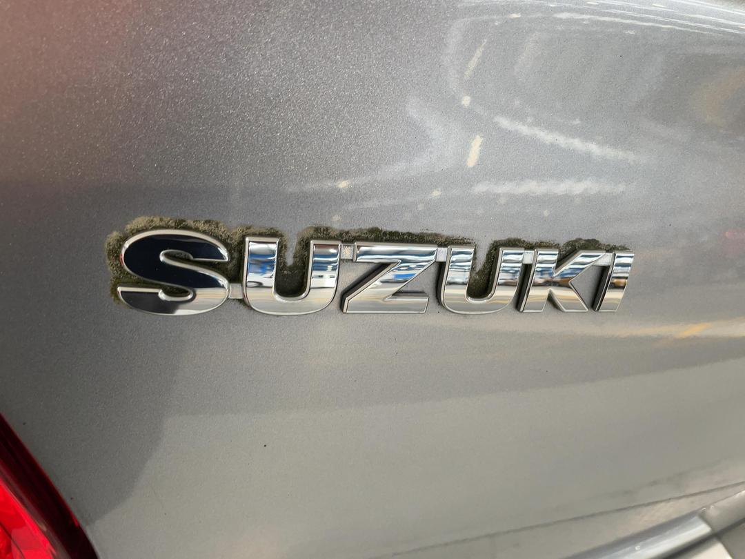 Photo '35' of Suzuki Swift