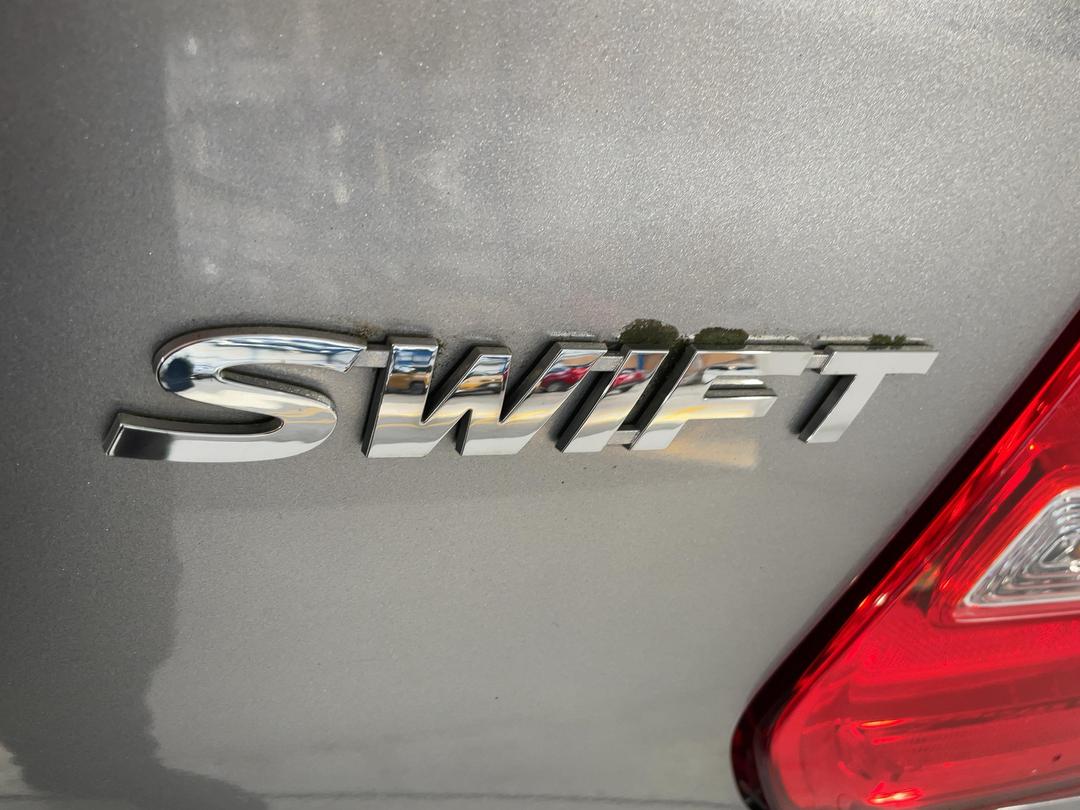 Photo '36' of Suzuki Swift