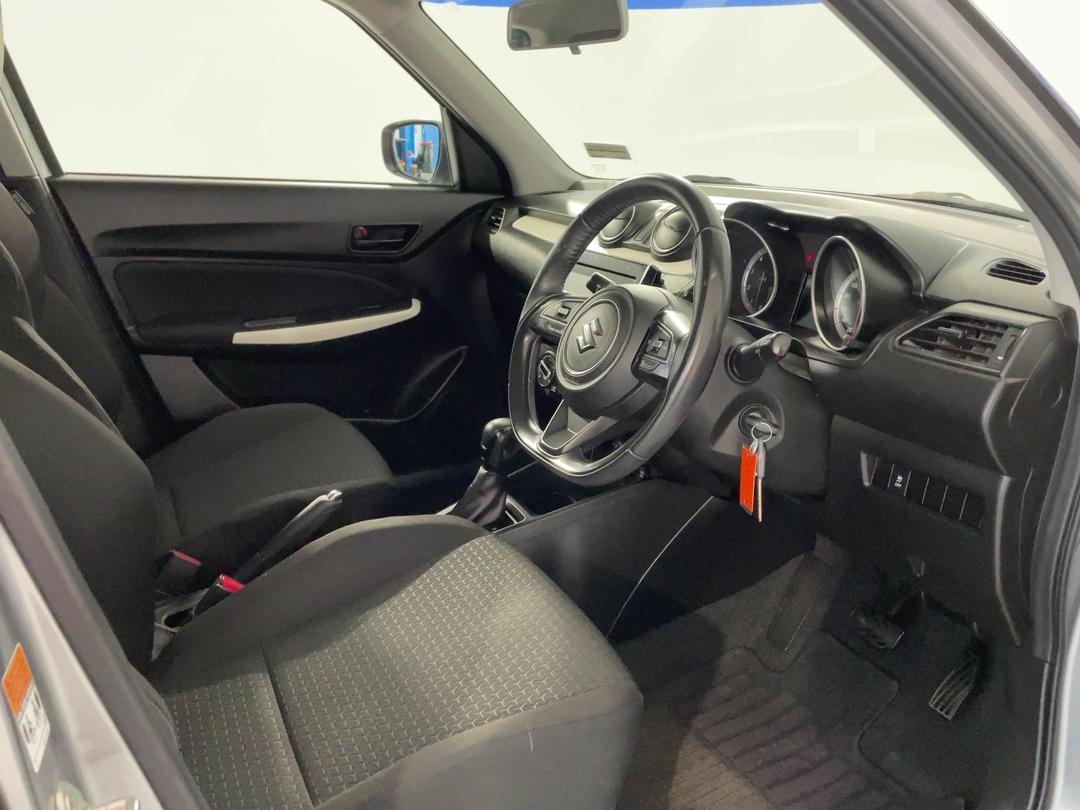 Photo '16' of Suzuki Swift