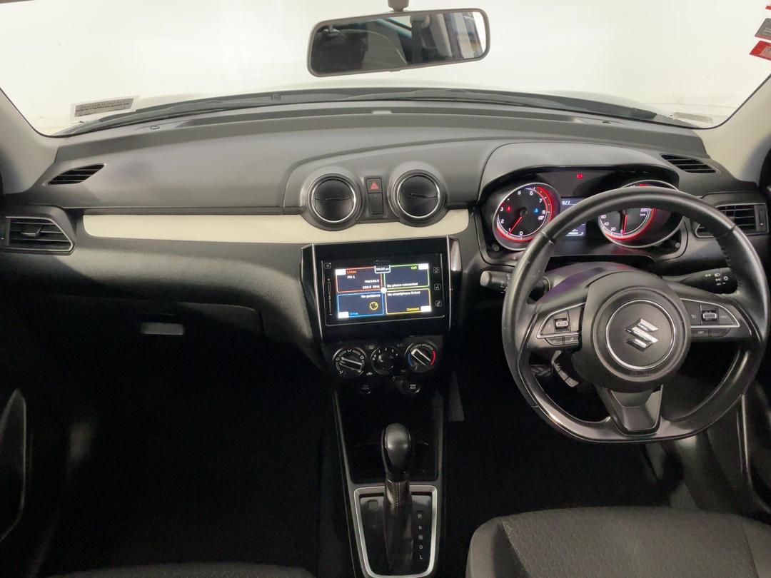 Photo '17' of Suzuki Swift