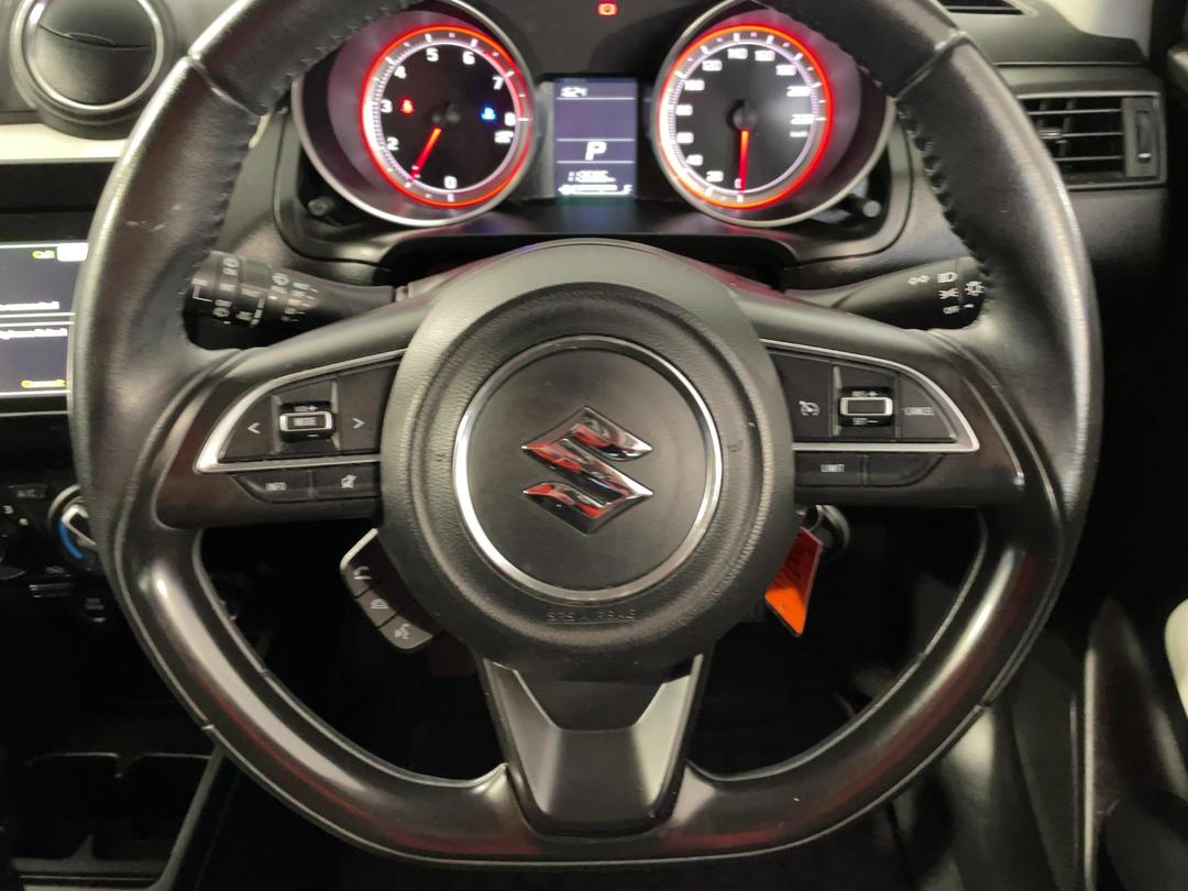 Photo '25' of Suzuki Swift