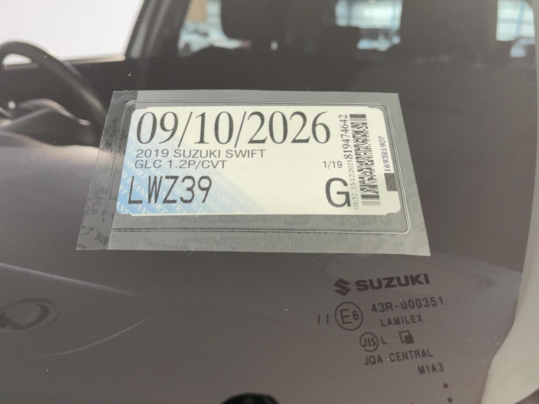 Photo '29' of Suzuki Swift