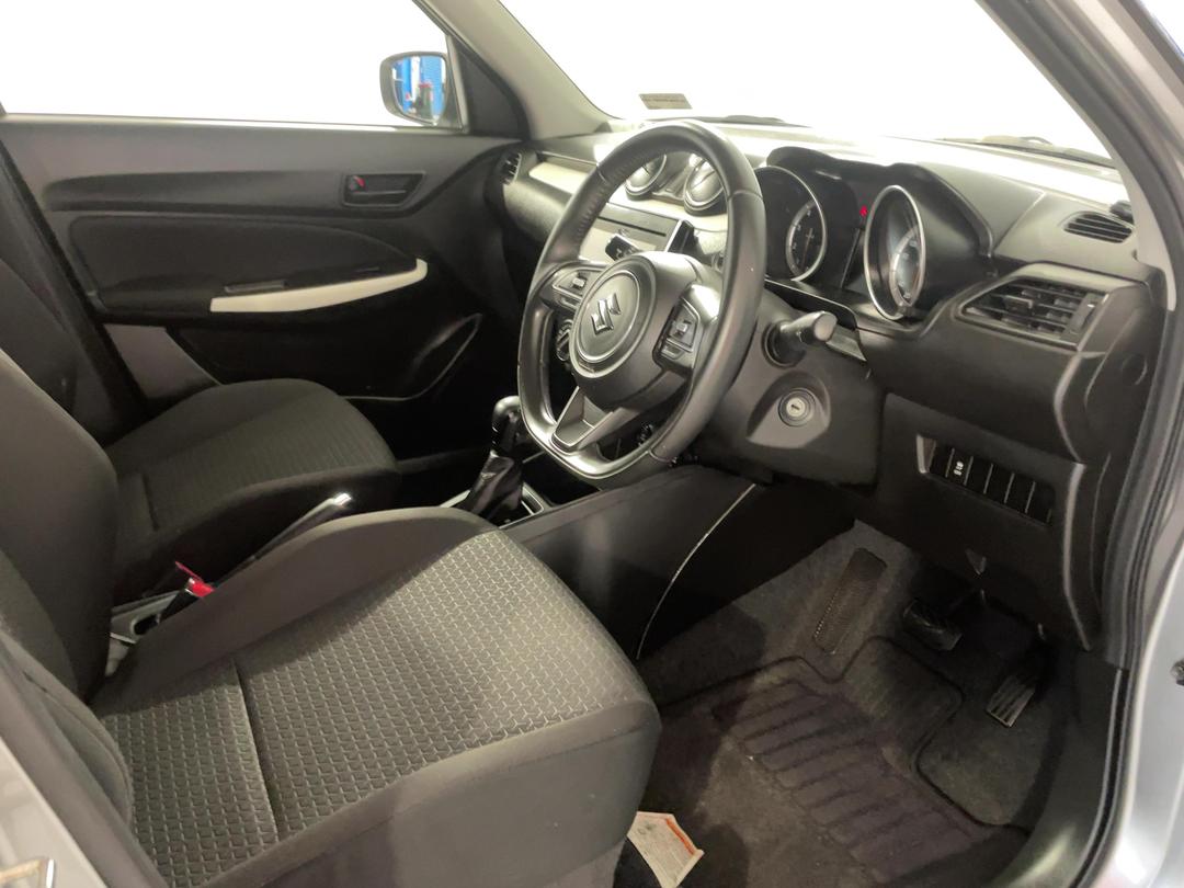 Photo '16' of Suzuki Swift