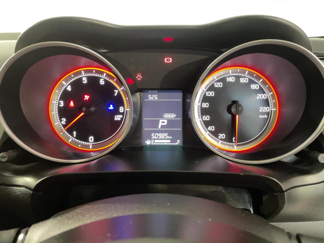Photo '21' of Suzuki Swift