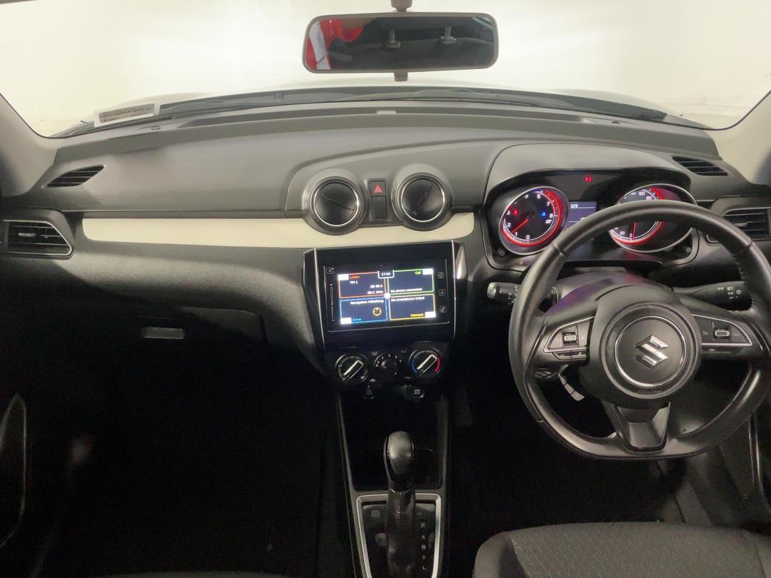 Photo '17' of Suzuki Swift