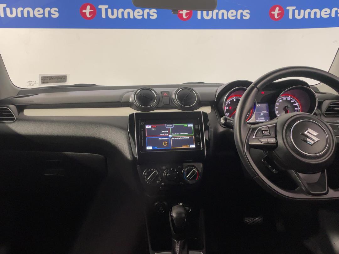 Photo '18' of Suzuki Swift