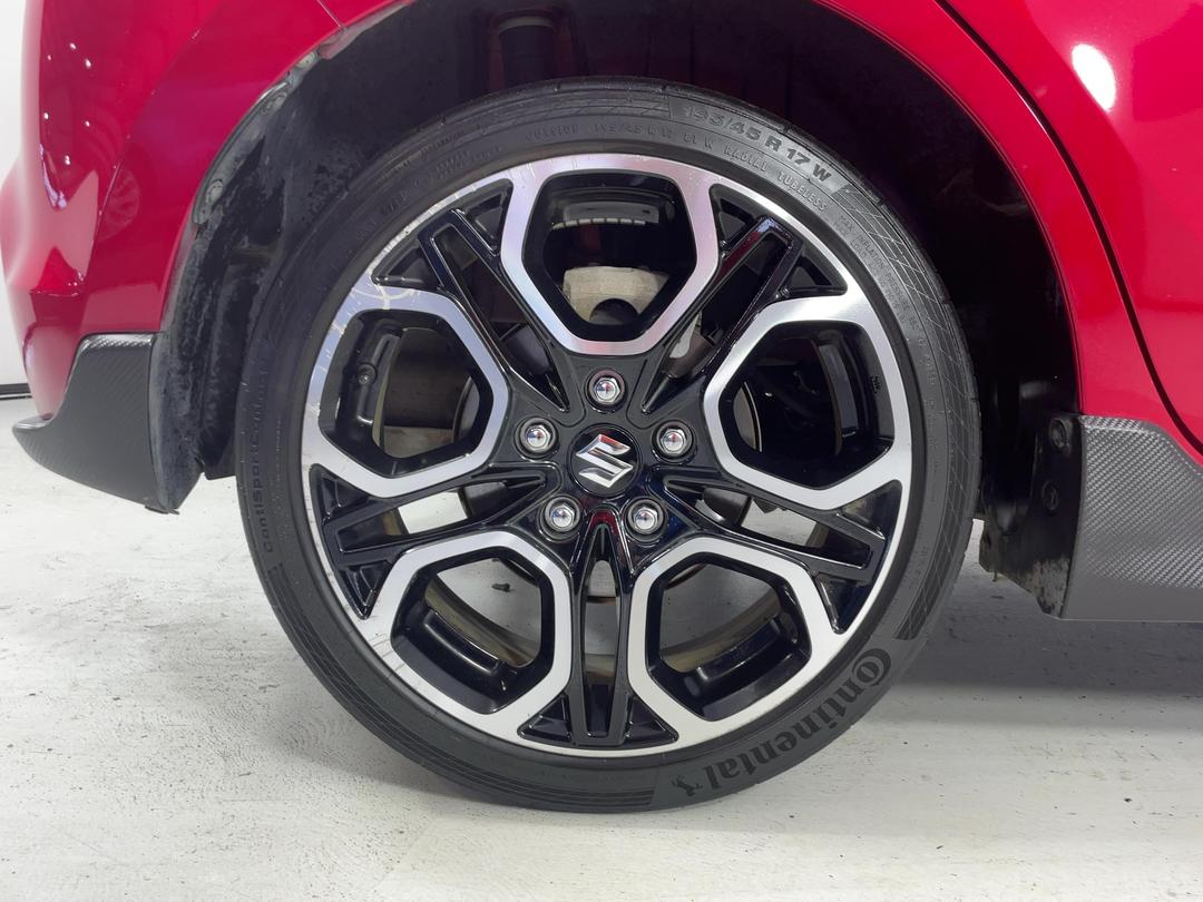 Photo '12' of Suzuki Swift