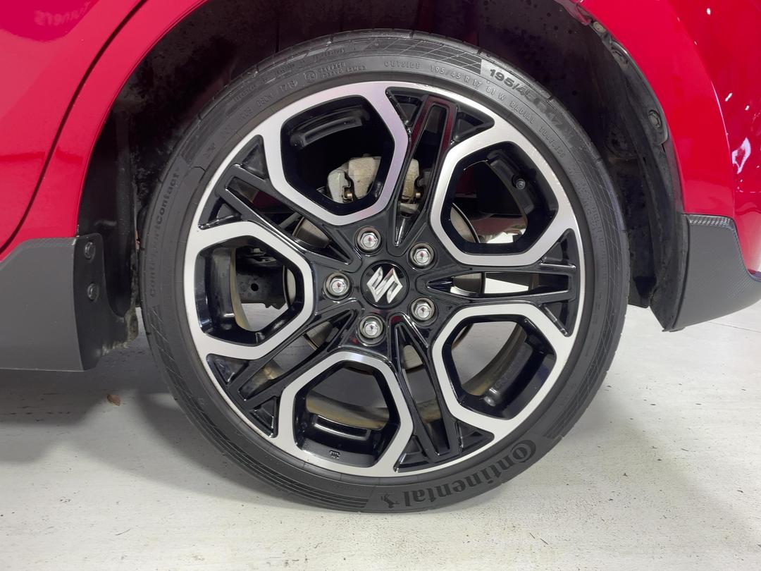Photo '11' of Suzuki Swift