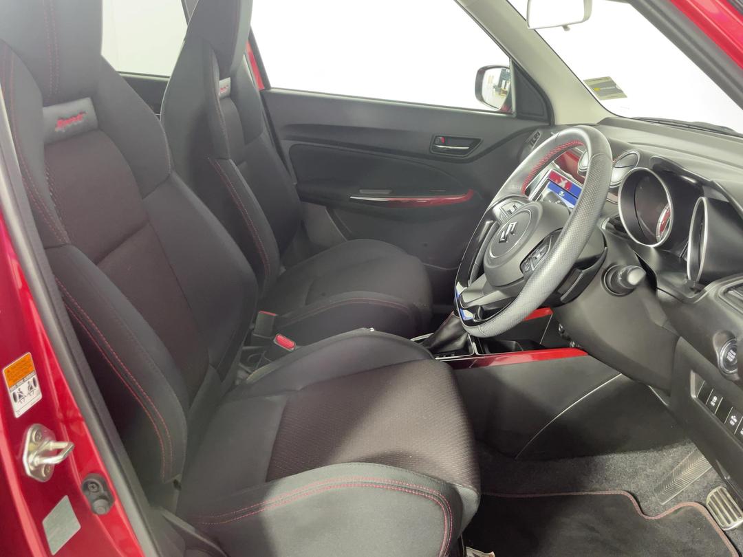 Photo '16' of Suzuki Swift