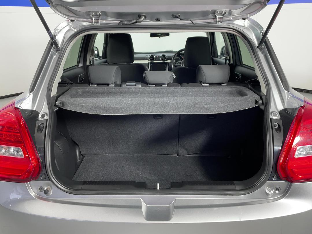 Photo '14' of Suzuki Swift