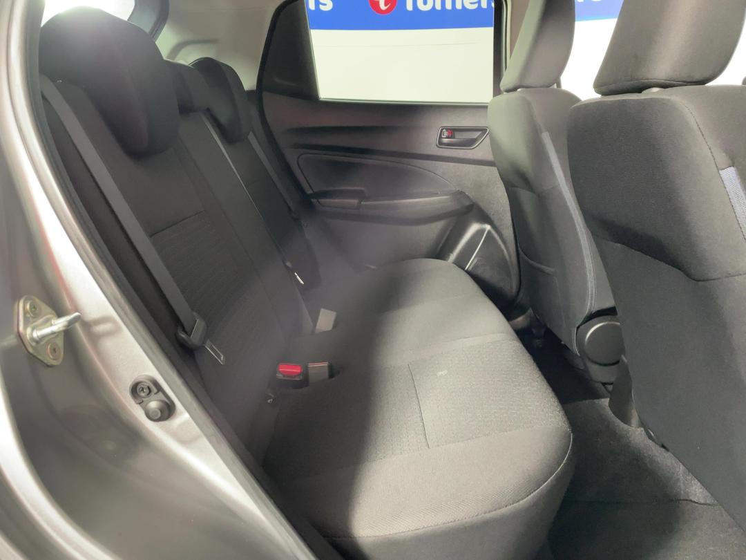 Photo '20' of Suzuki Swift