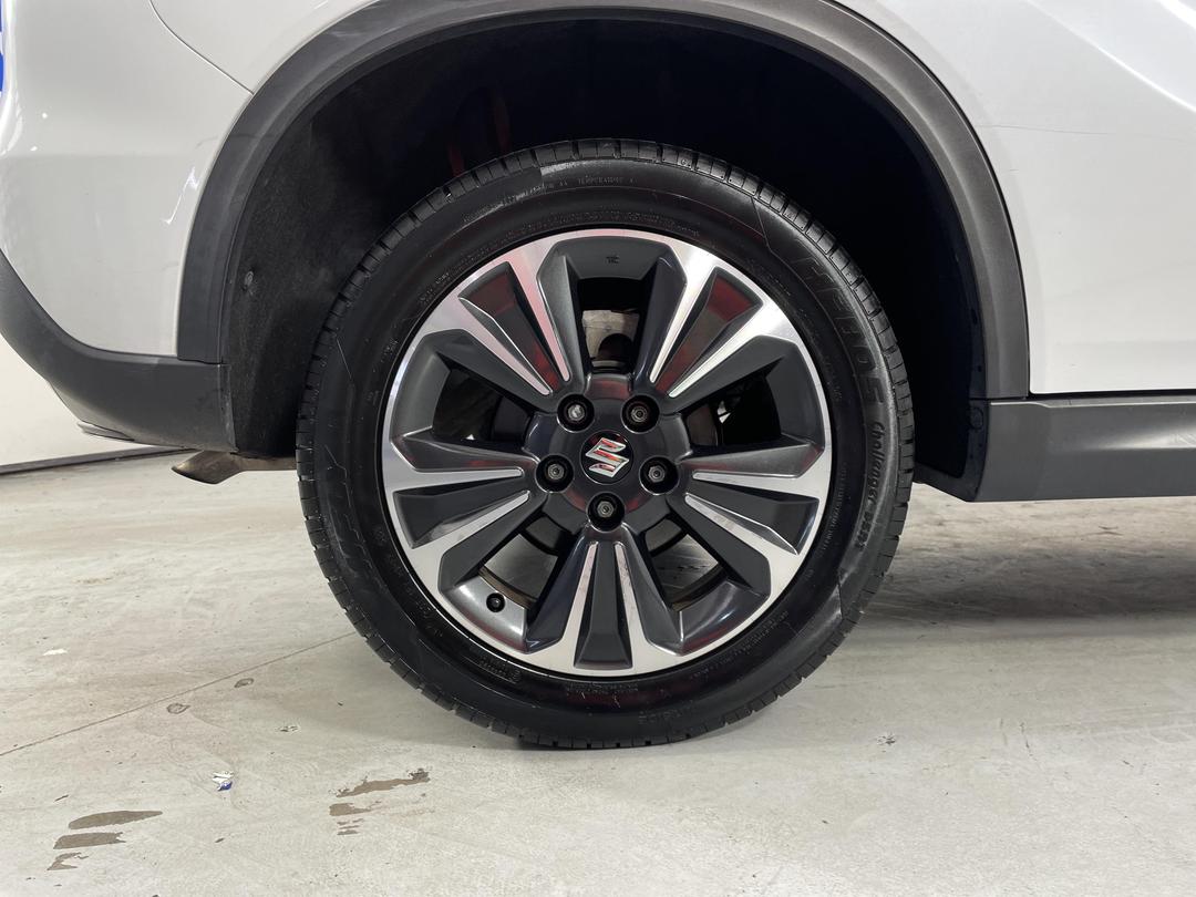 Photo '12' of Suzuki Vitara