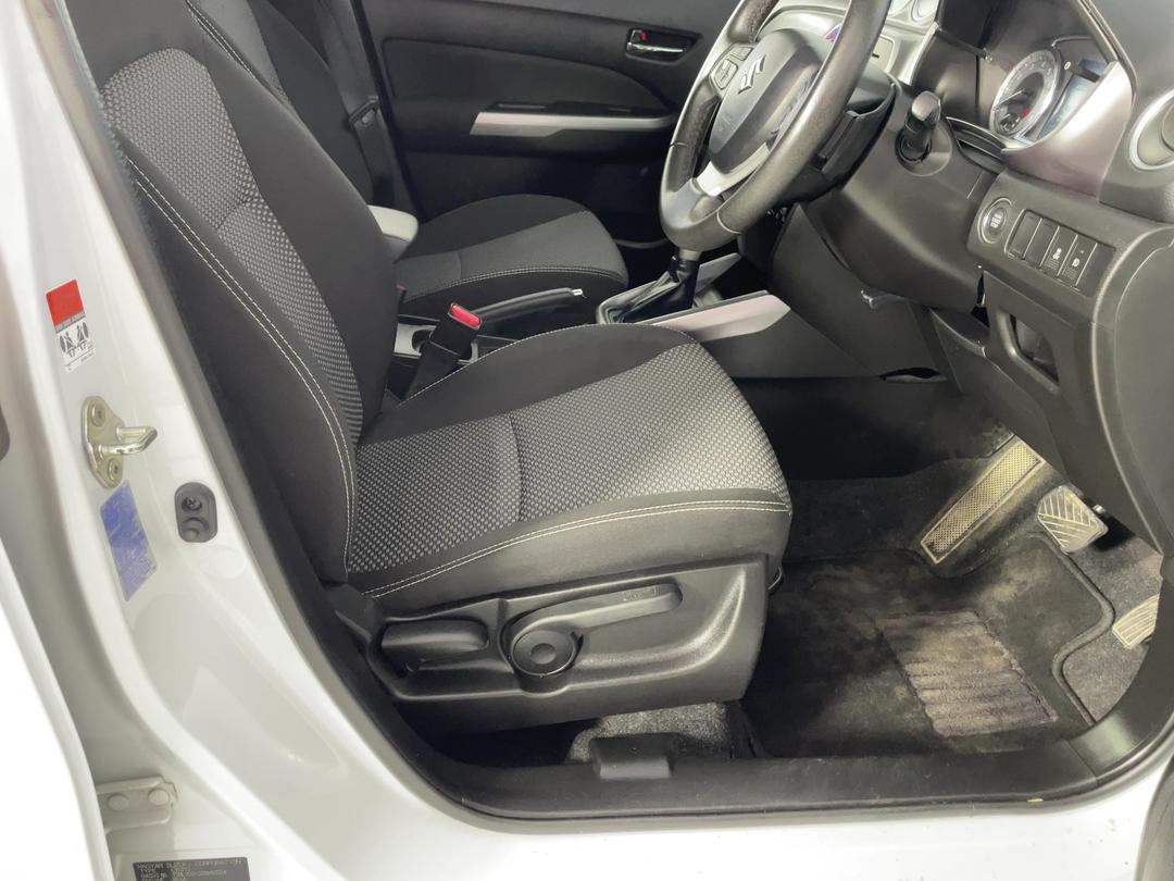 Photo '16' of Suzuki Vitara