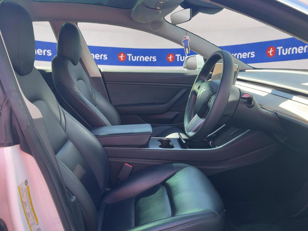 Photo '16' of Tesla Model 3
