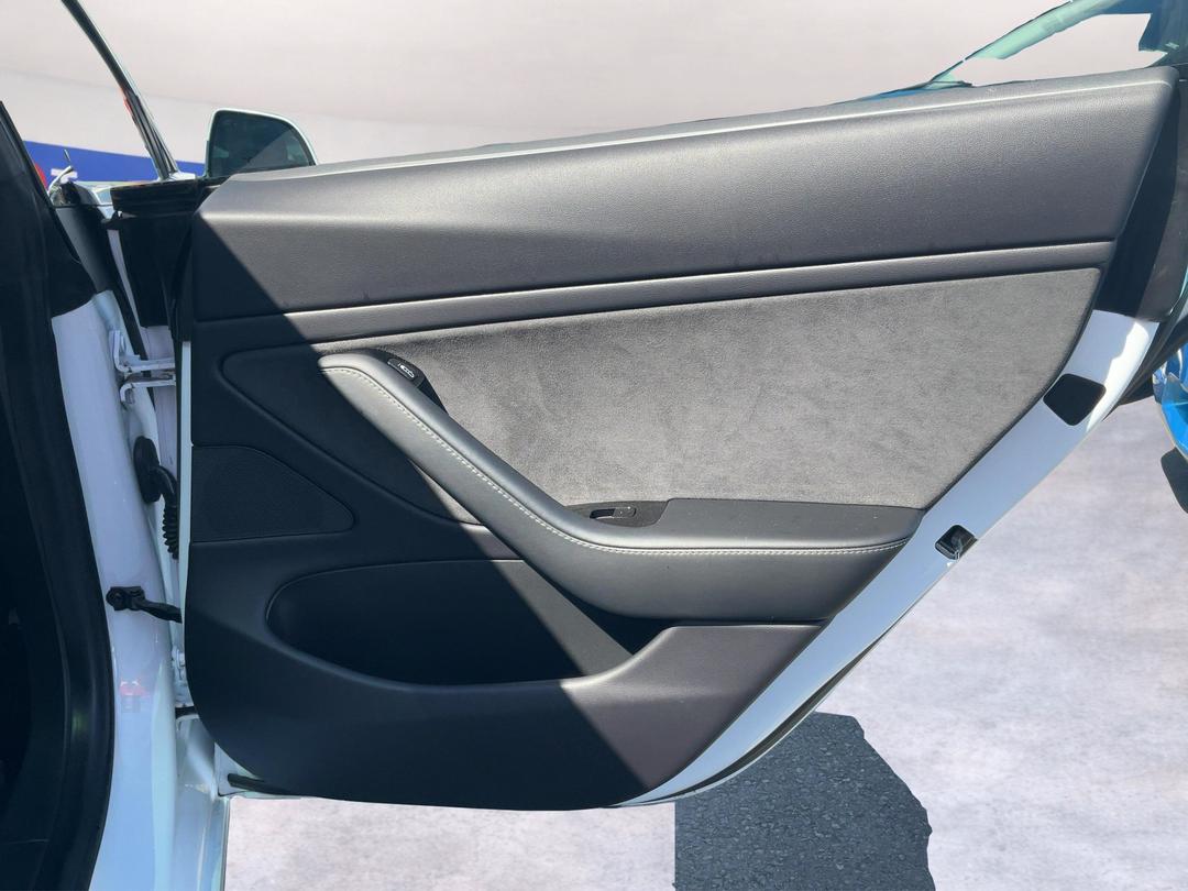 Photo '19' of Tesla Model 3