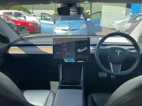 Photo '17' of Tesla Model 3