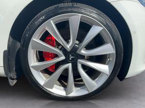 Photo '9' of Tesla Model 3