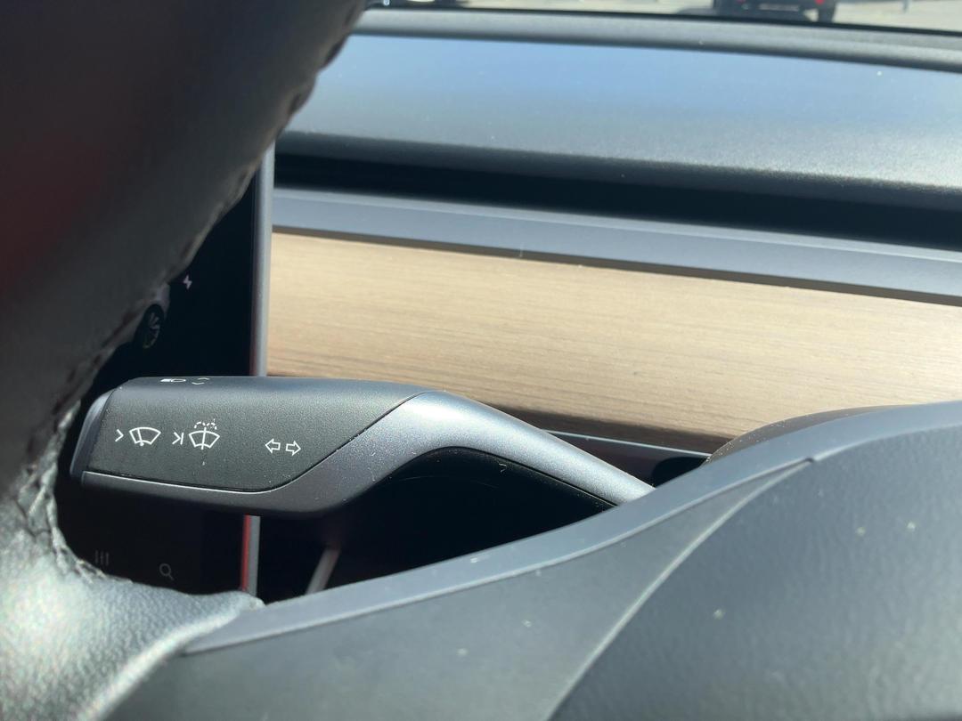Photo '27' of Tesla Model 3