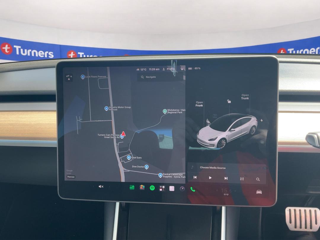Photo '28' of Tesla Model 3