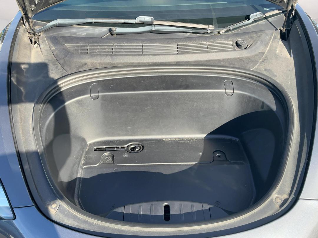Photo '13' of Tesla Model 3