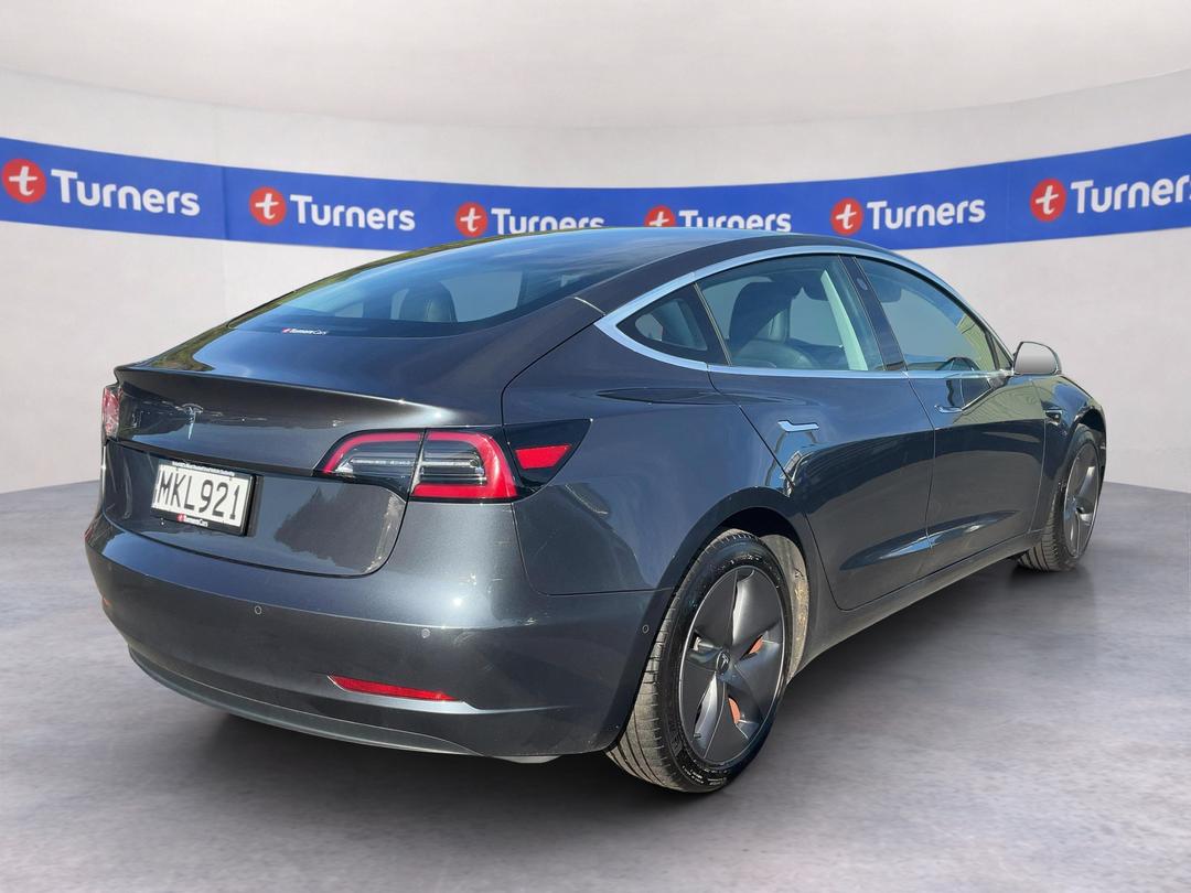 Photo '7' of Tesla Model 3