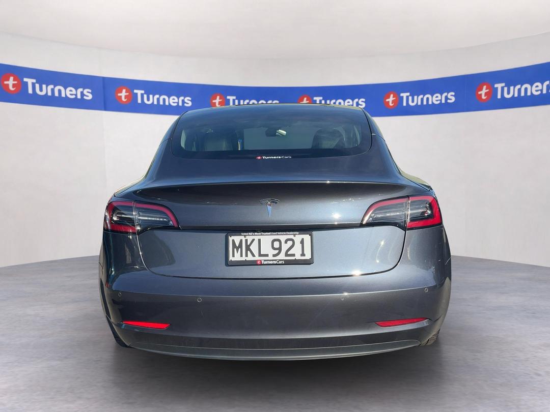 Photo '6' of Tesla Model 3