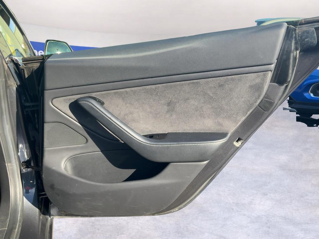 Photo '19' of Tesla Model 3