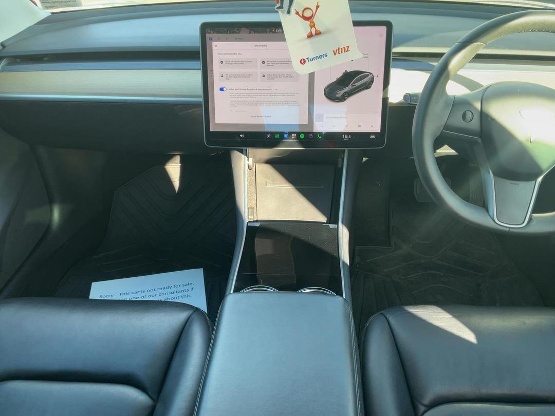 Photo '18' of Tesla Model 3