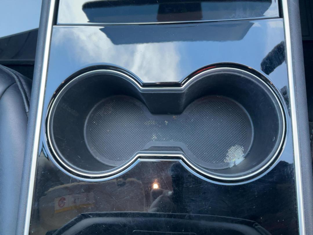 Photo '28' of Tesla Model 3