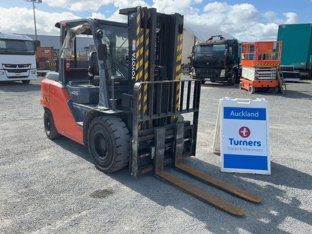 Photo '1' of Toyota 8FD 45N Forklift